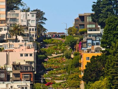 a photo of San Francisco's Lombard street